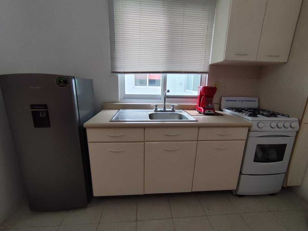 5 of 14: COCINA EQUIPADA