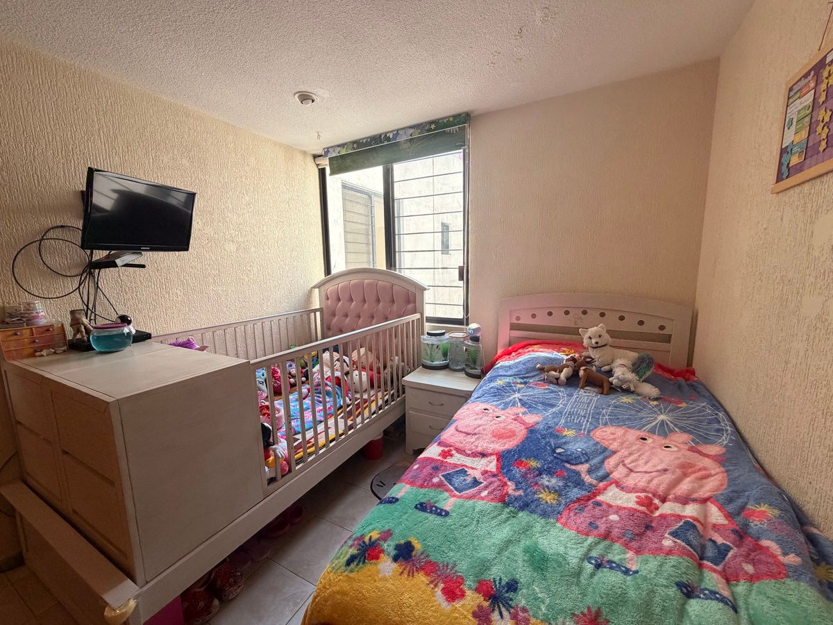 4 de 14: Amplia recámara secundaria