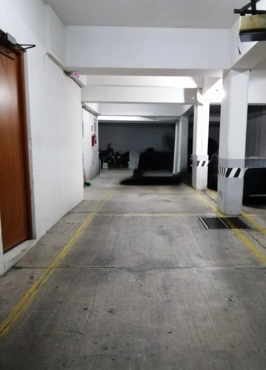 14 de 14: Estacionamiento para 2 coches