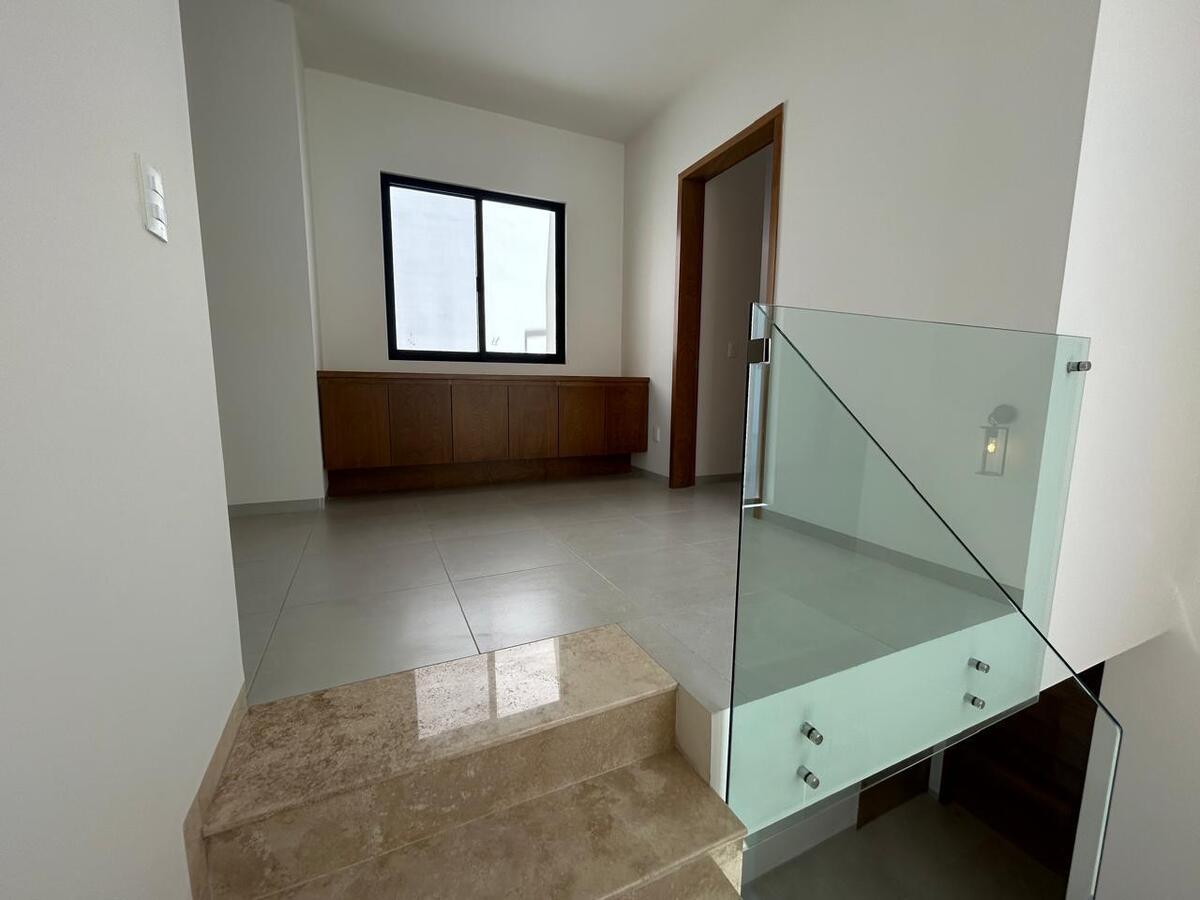 9 of 13: Distribuidor