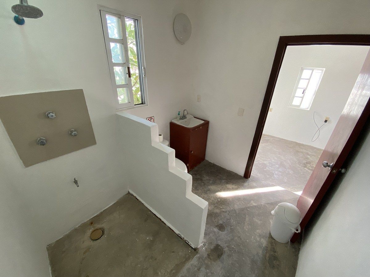 22 of 27: Baño interior habitación planta alta