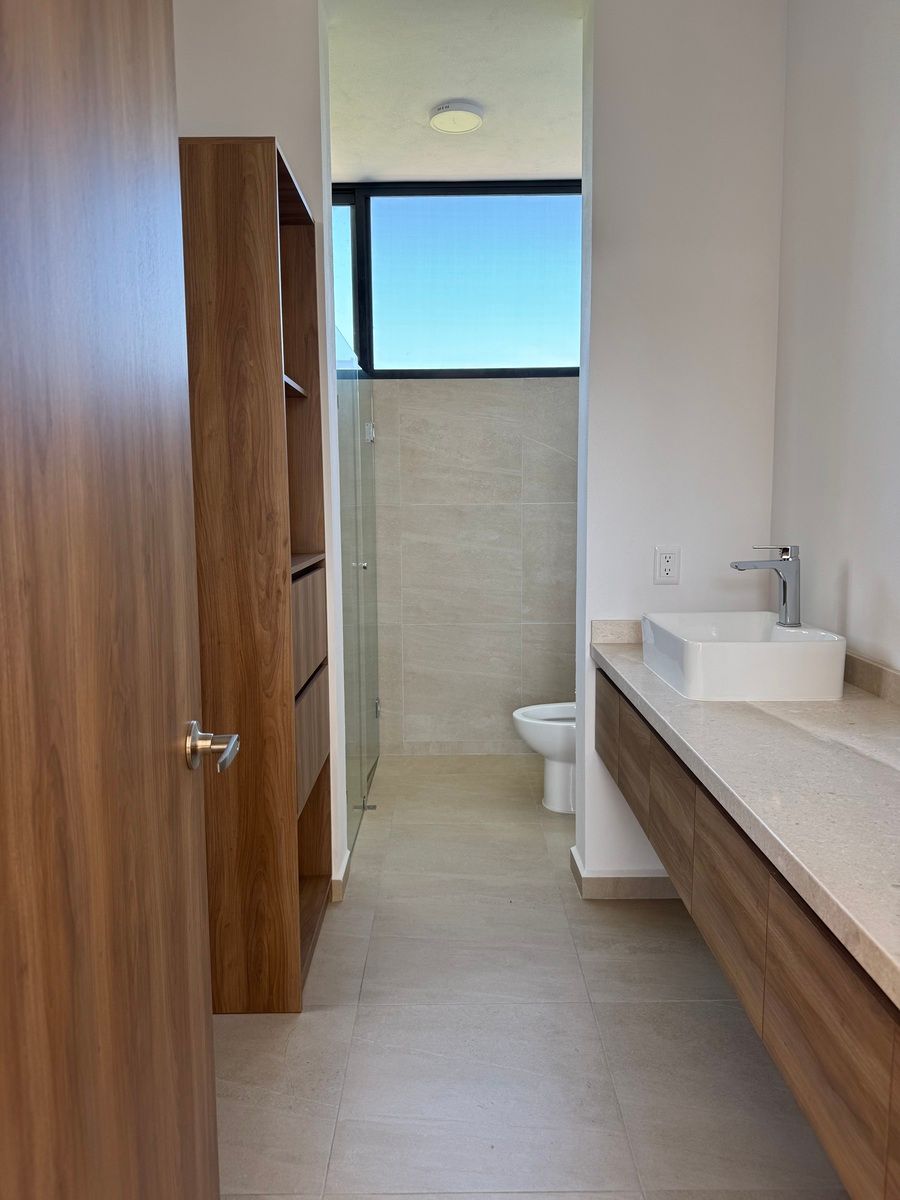 5 de 23: walking clóset con baño principal