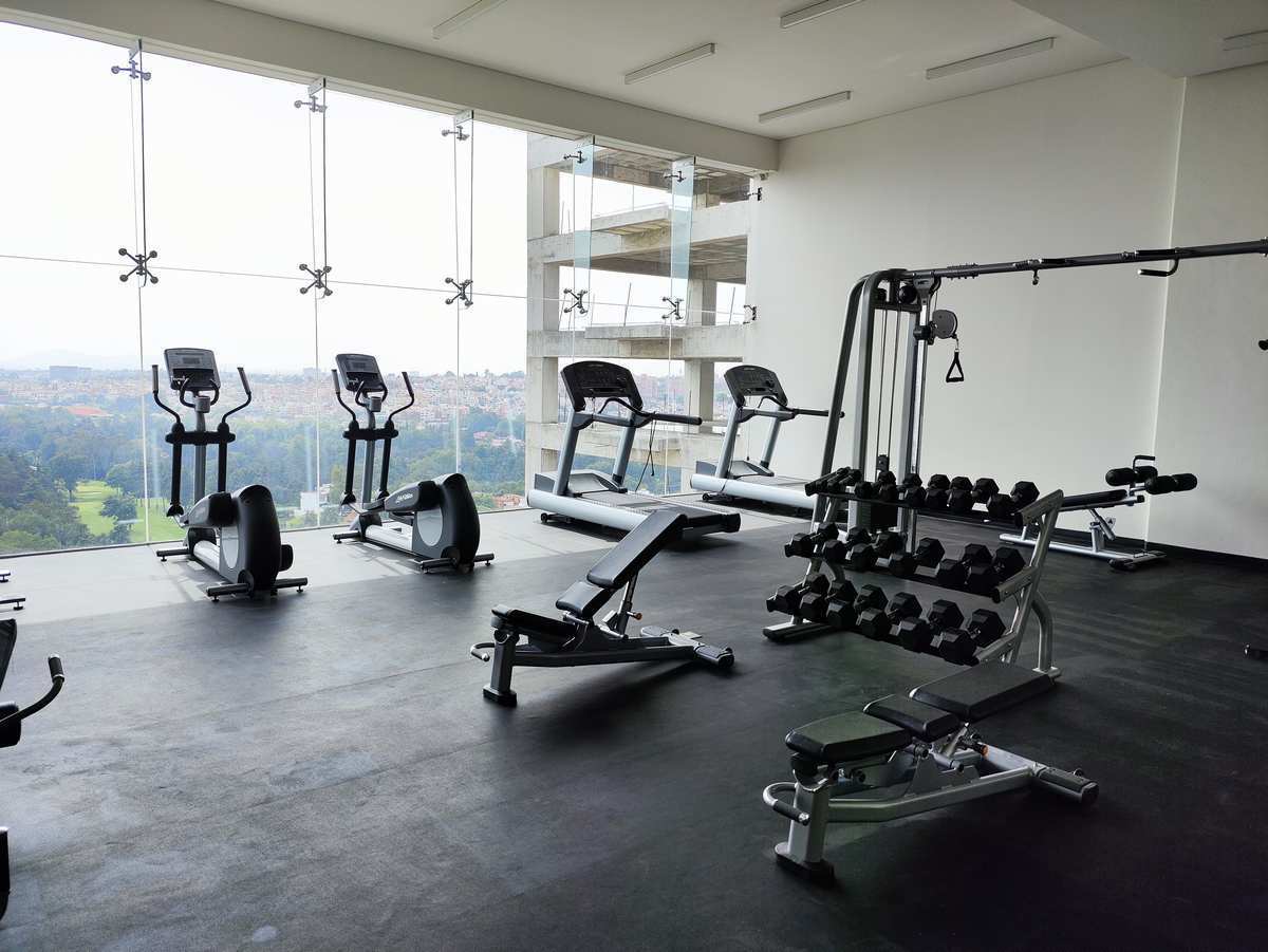 38 de 48: Amenidades / Gimnasio