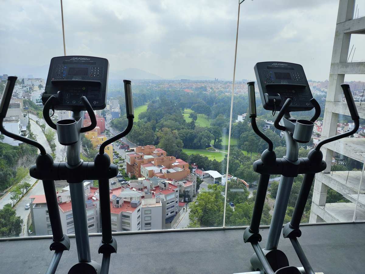 40 de 48: Amenidades / Gimnasio