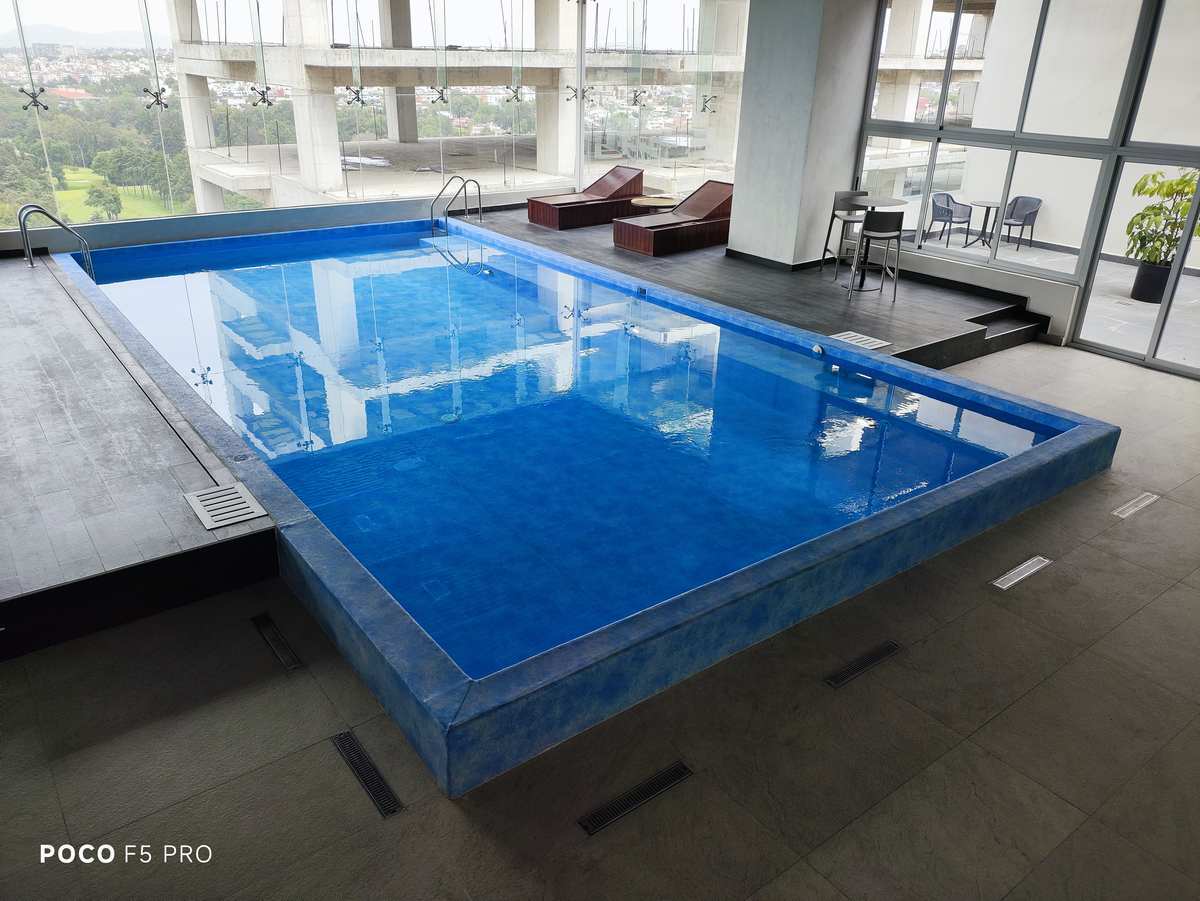 45 de 48: Amenidades / Alberca climatizada