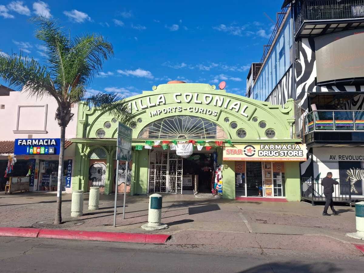 Pasaje en Venta con Frente a Av. Revolución y Plaza Santa Cecilia, Zona Centro