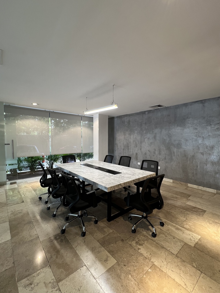 17 of 21: Sala de juntas de Armoran