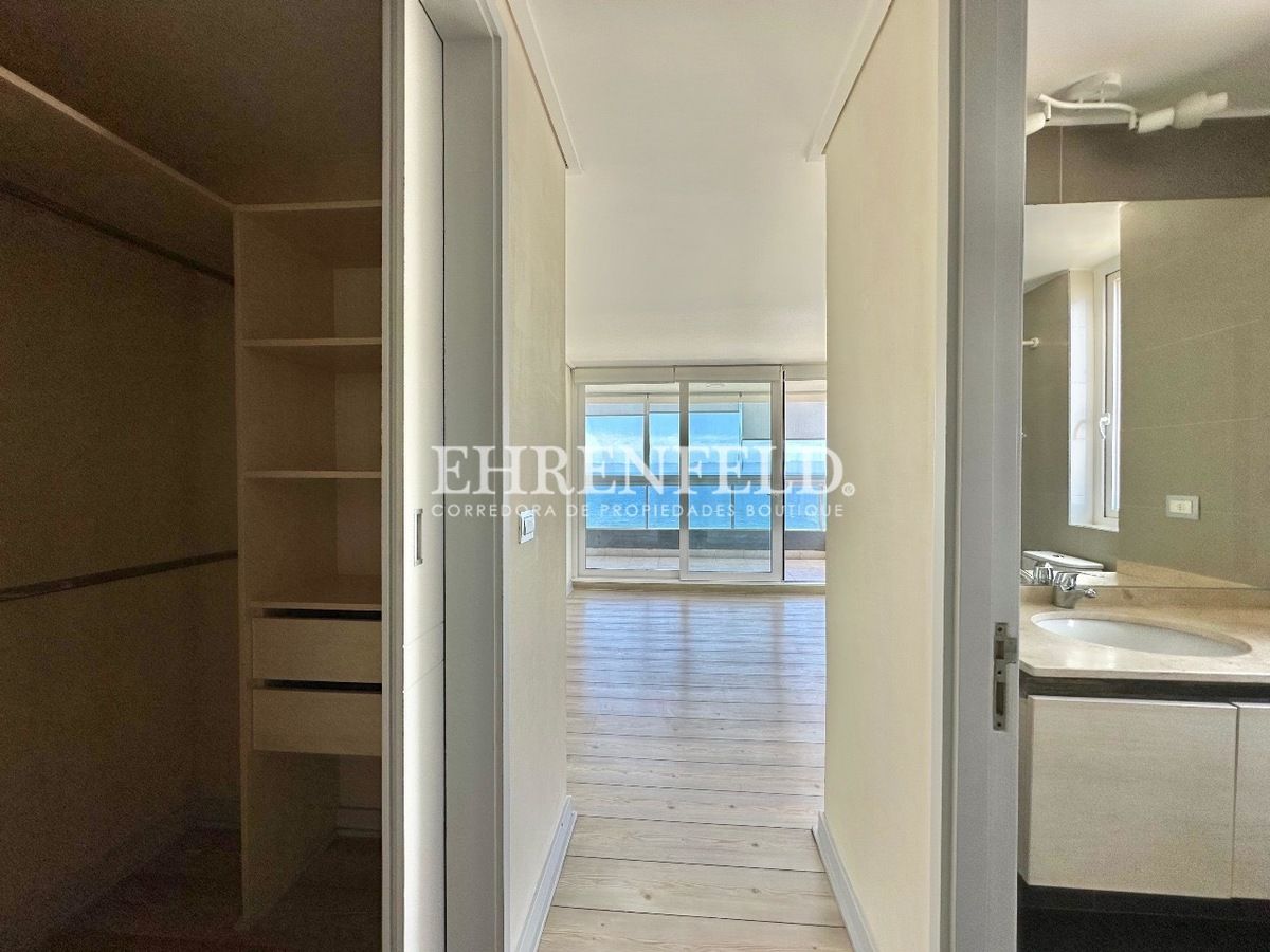 17 de 32: Entrada suite.