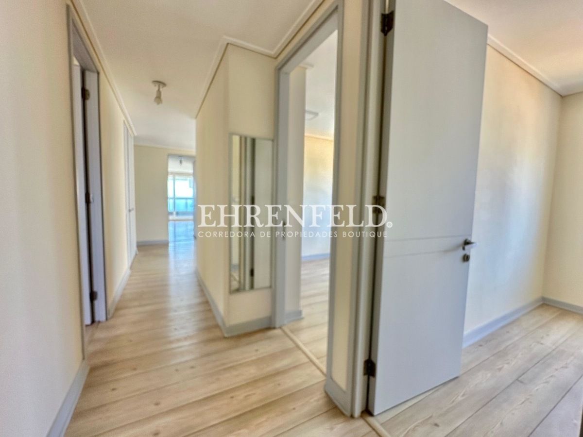 32 de 32: Pasillo dormitorios.