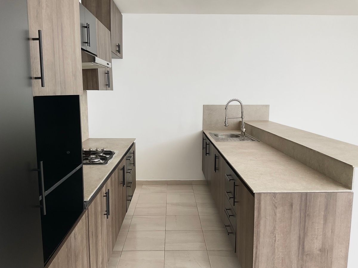 2 of 10: BARRA Y CONTRA BARRA COCINA