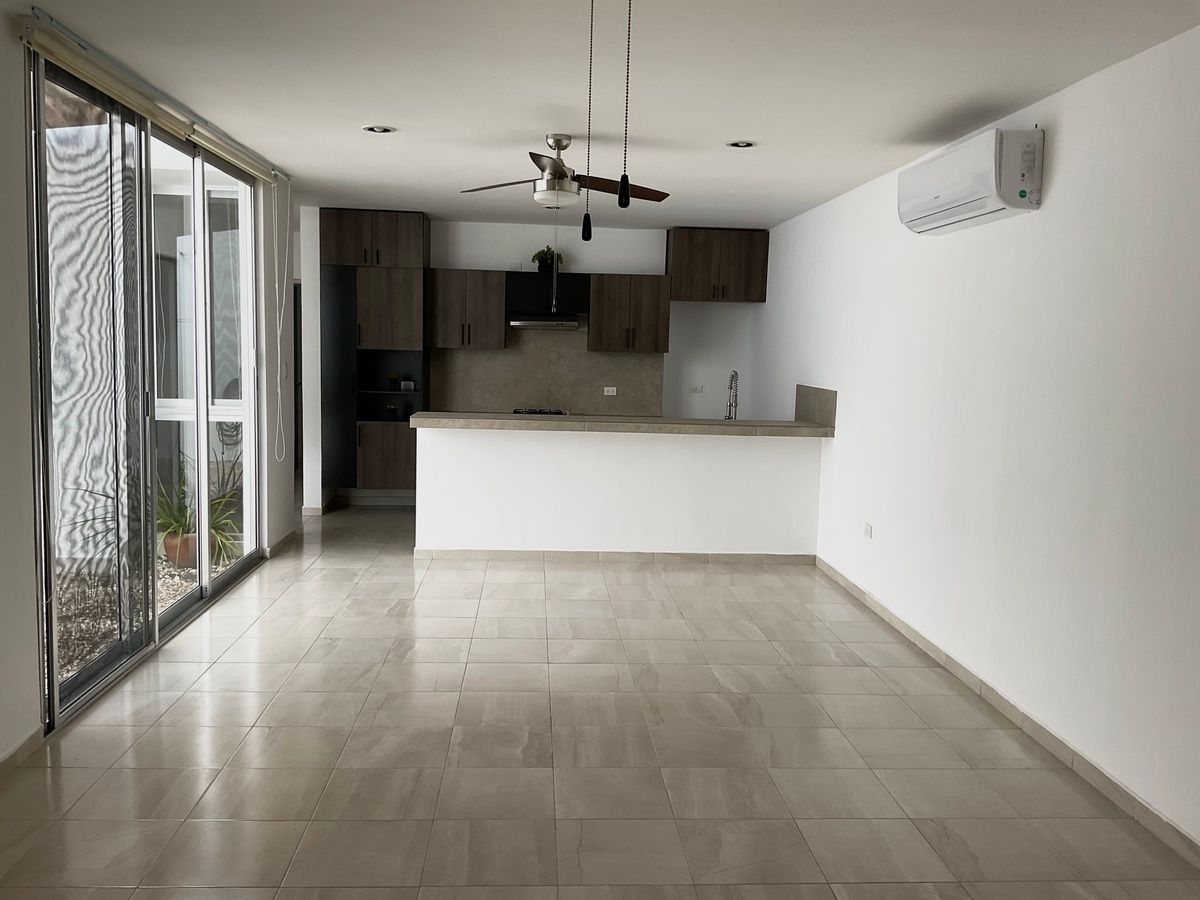 3 of 10: SALA Y COMEDOR