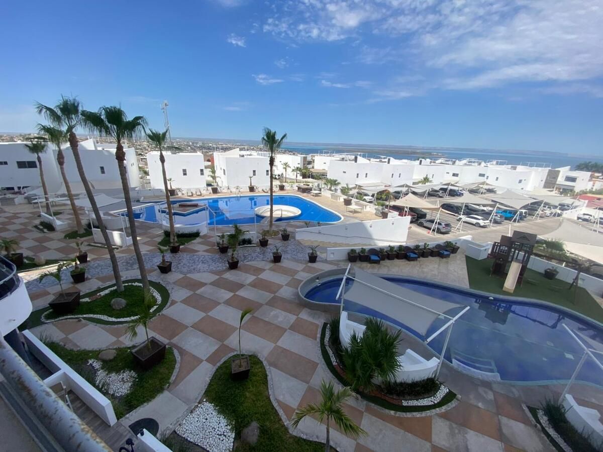 1 of 13: https://www.easybroker.com/agent/properties/venta-de-condomi