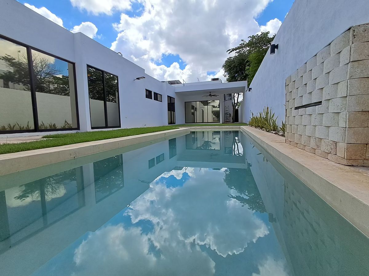 9 de 14: Cada Recamara con su Corrediza a Piscina