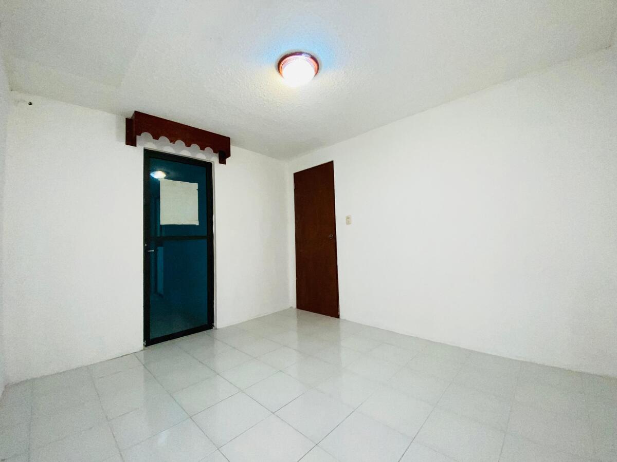 8 de 17: Comedor / acceso cocina y zona privada