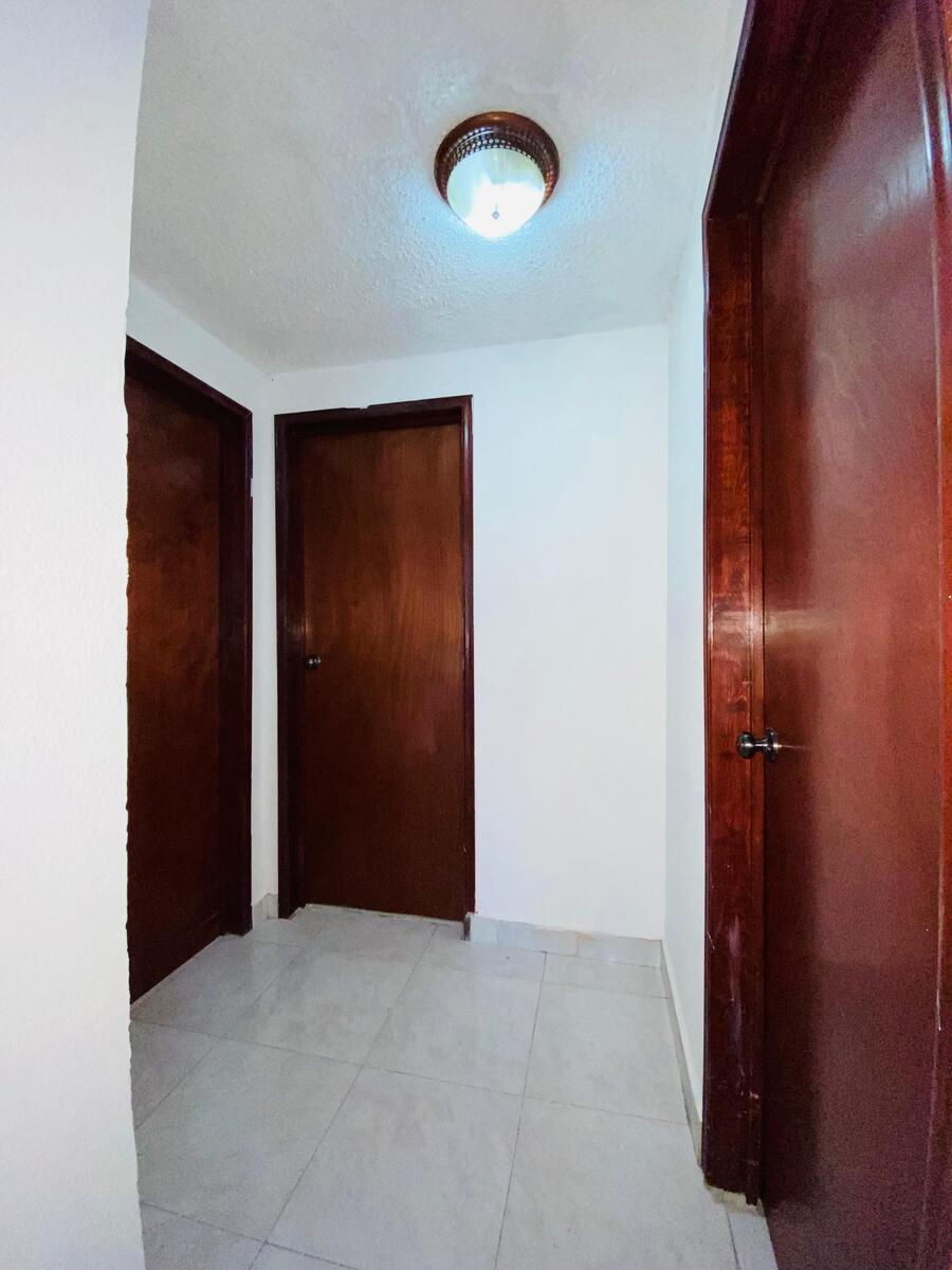 9 de 17: Vestíbulo zona privada