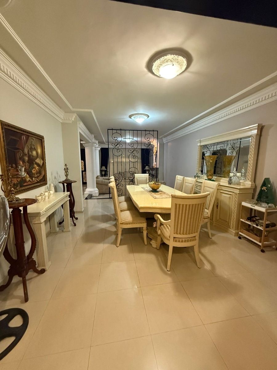 3 de 41: Casa en venta en Virreyes coto Oxford Comedor