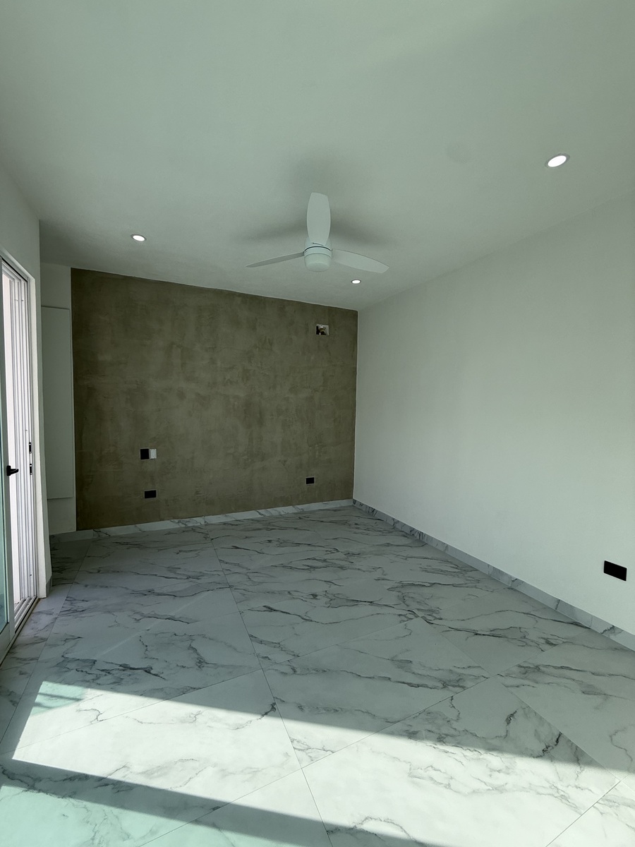 23 de 50: Family room