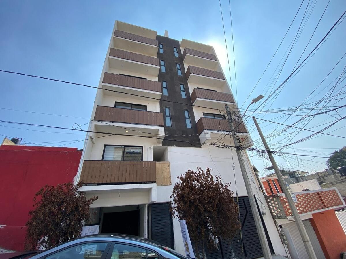 28 of 38: Balcones de los departamentos exteriores