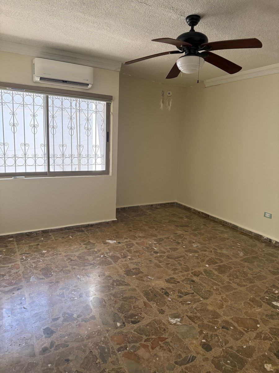 12 of 14: Recamara secundaria 2