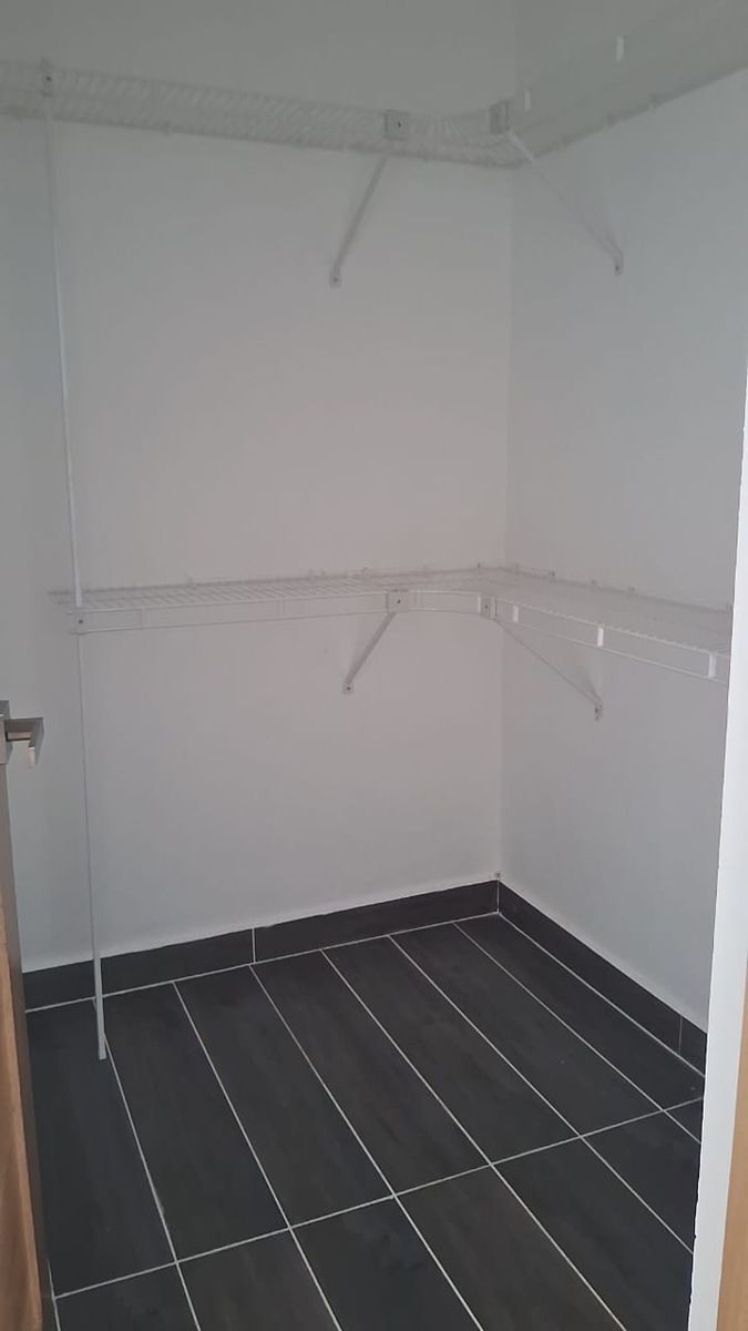 7 de 13: Walking Closet