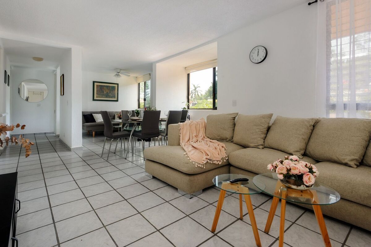 1 of 26: Sala de T.V. y comedor departamento en venta col. las Palmas