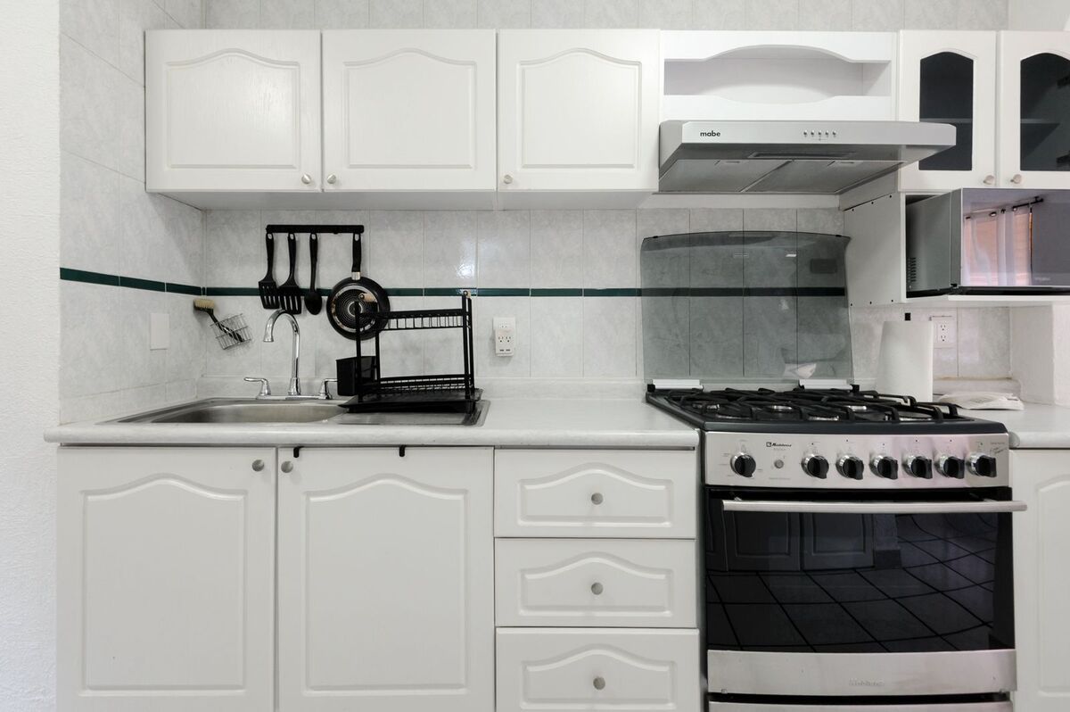 7 of 26: Cocina departamento en venta col. las Palmas