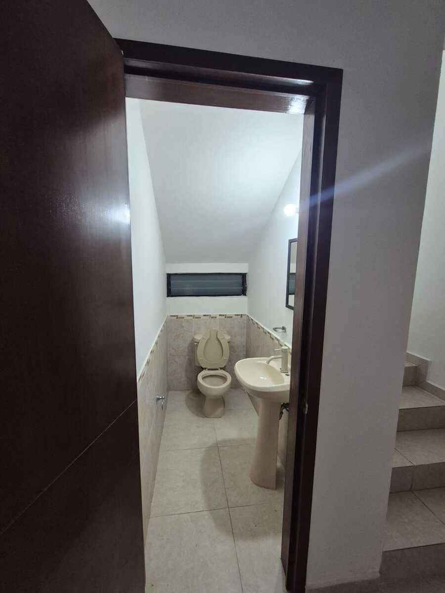 5 de 18: 1/2 baño visitas