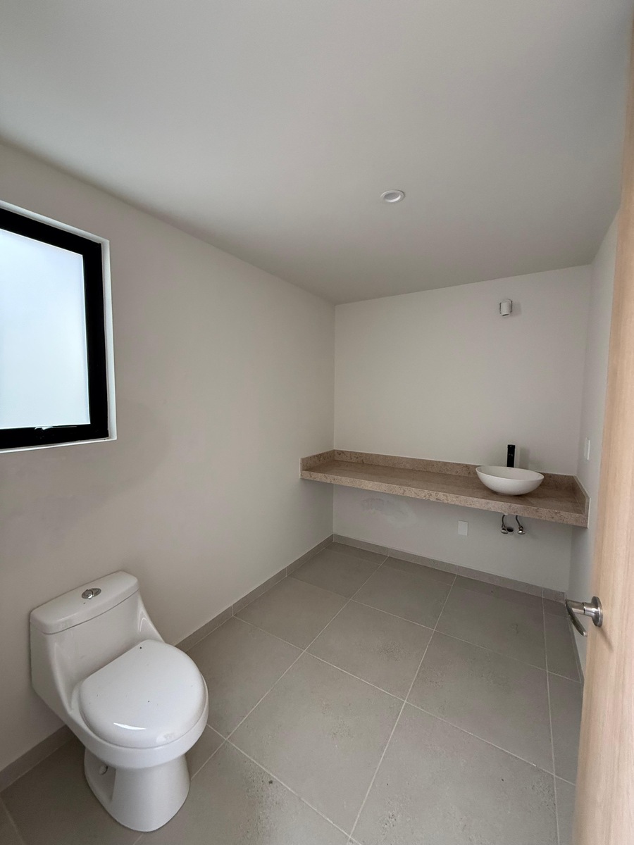 30 of 30: Baño Roof Garden