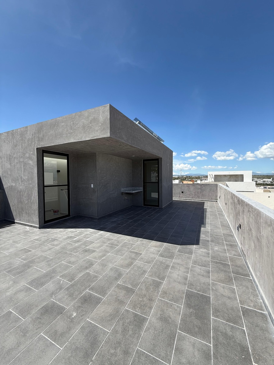 25 of 30: Roof Garden