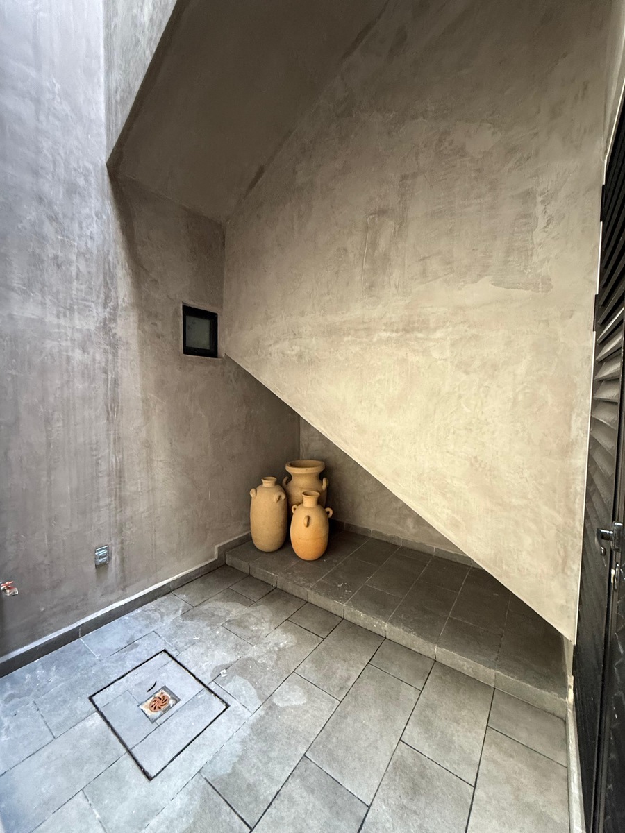 26 of 30: Patio Central