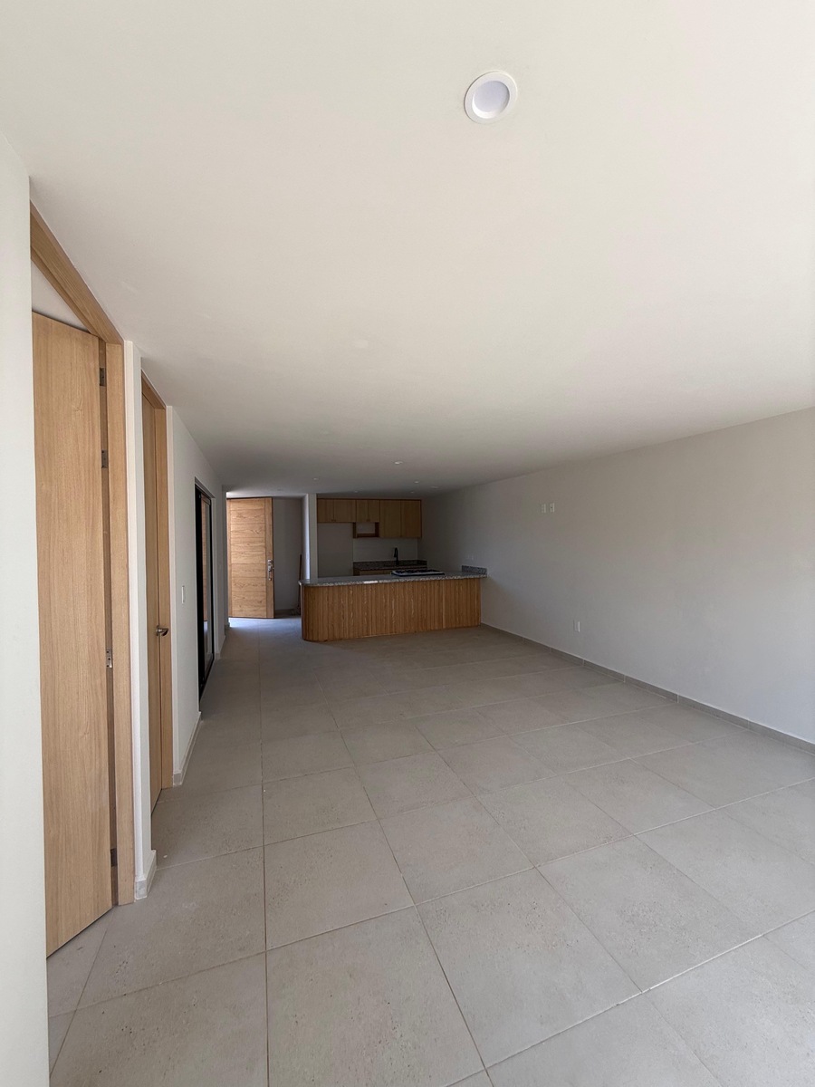 18 of 30: Sala Comedor