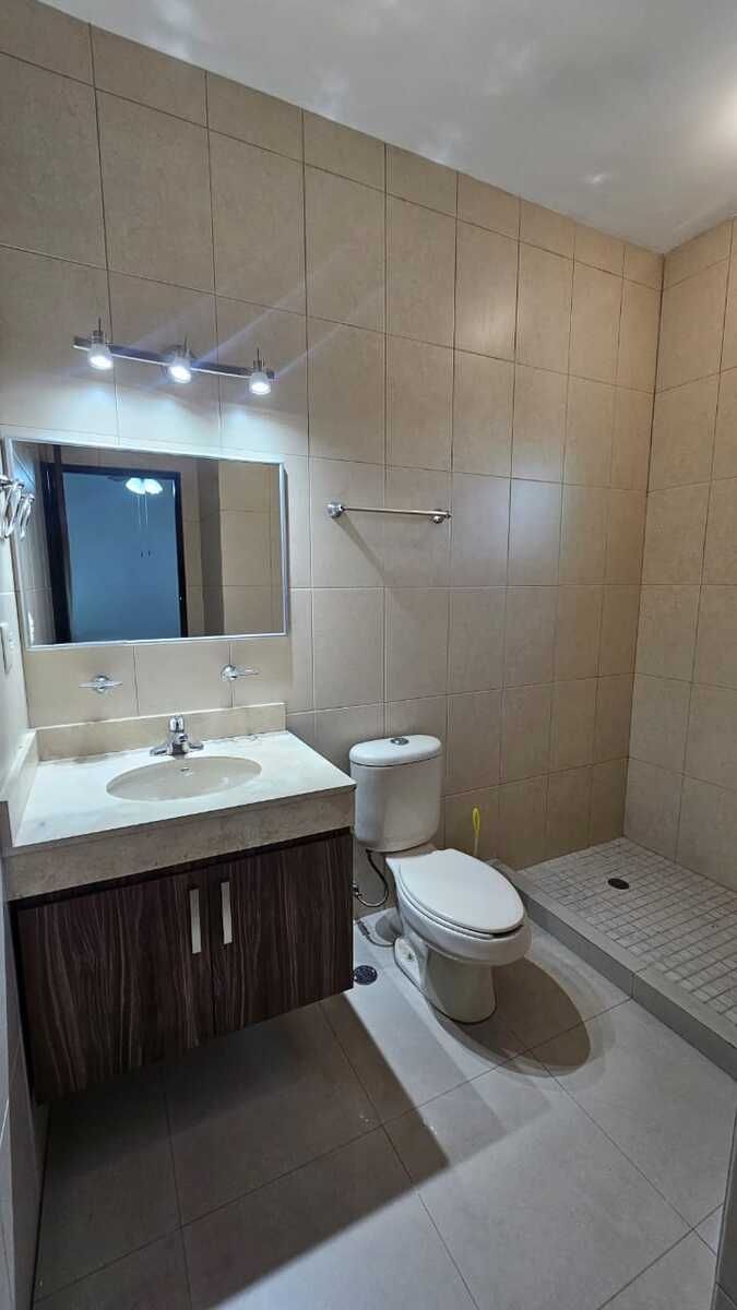 30 de 39: Baño completo