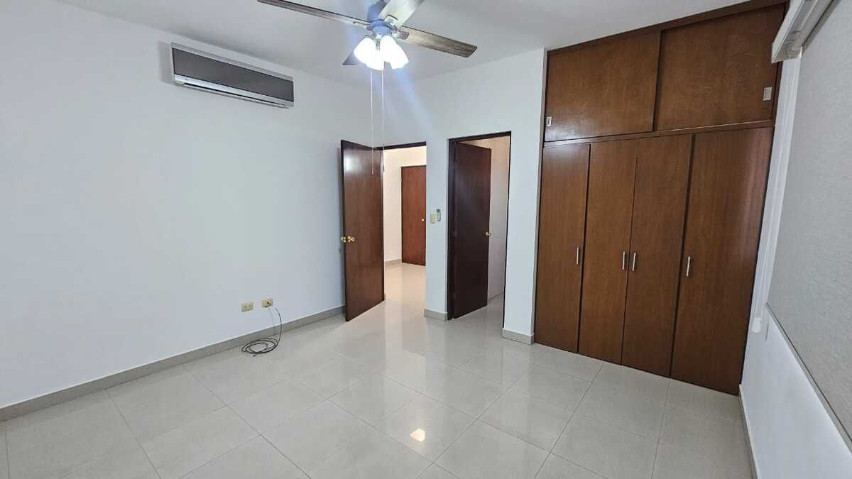 28 de 39: Recámara secundaria 1