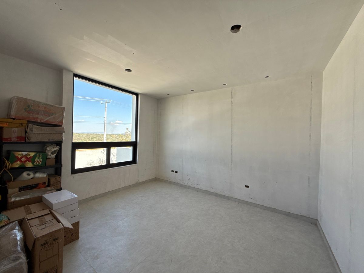 10 of 28: recámara en planta baja.