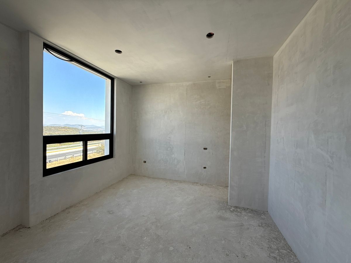 22 of 28: Recámara secundaria 2