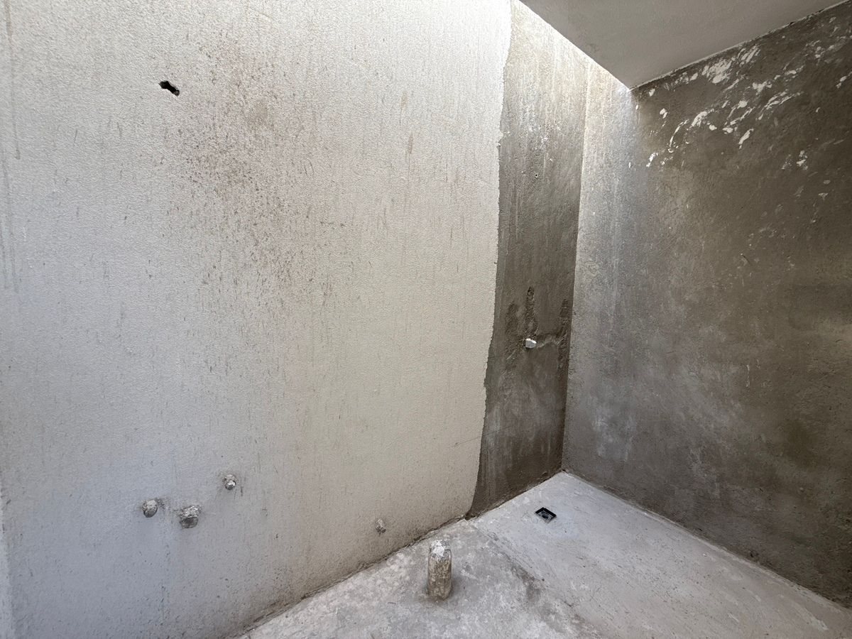 24 of 28: Baño recámara secundaria 2