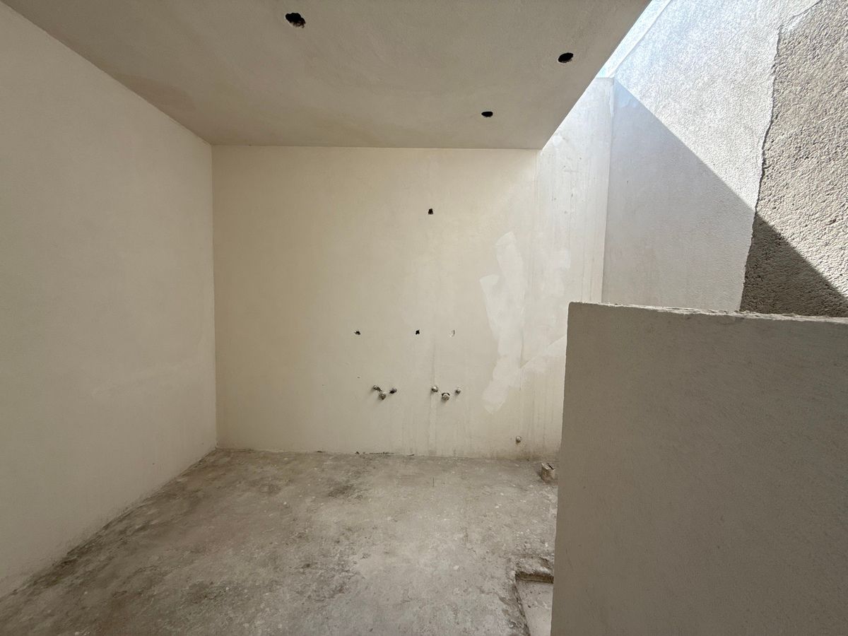 27 of 28: Baño privado recámara principal