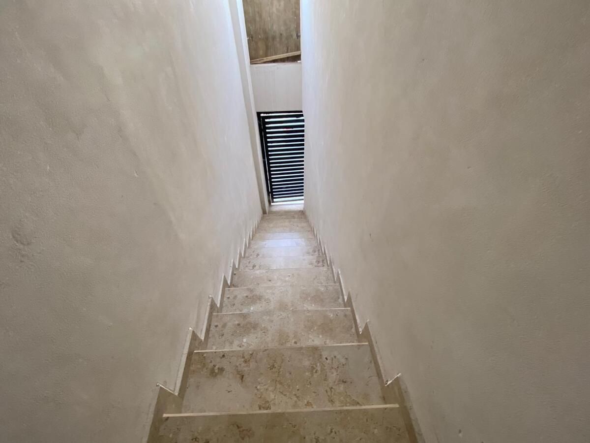 11 of 36: Entrada peatonal