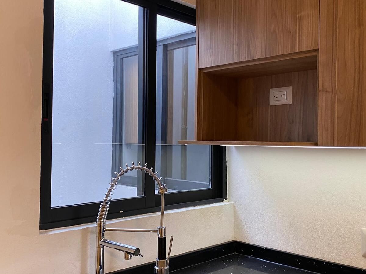 6 of 36: Llave mezcladora de alta calidad