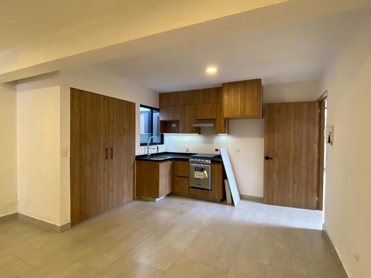 3 of 36: Cocina, alacena