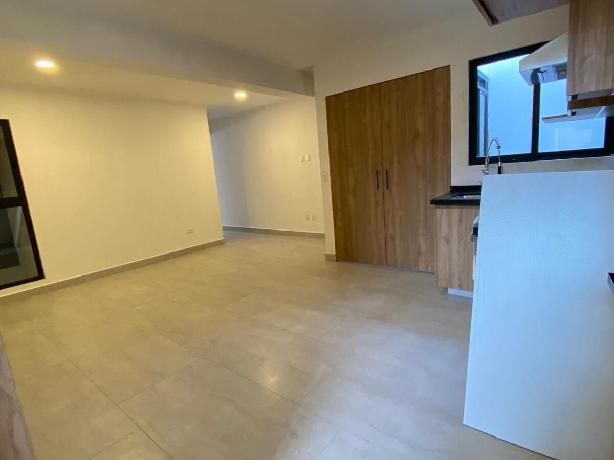 2 of 36: Sala-comedor