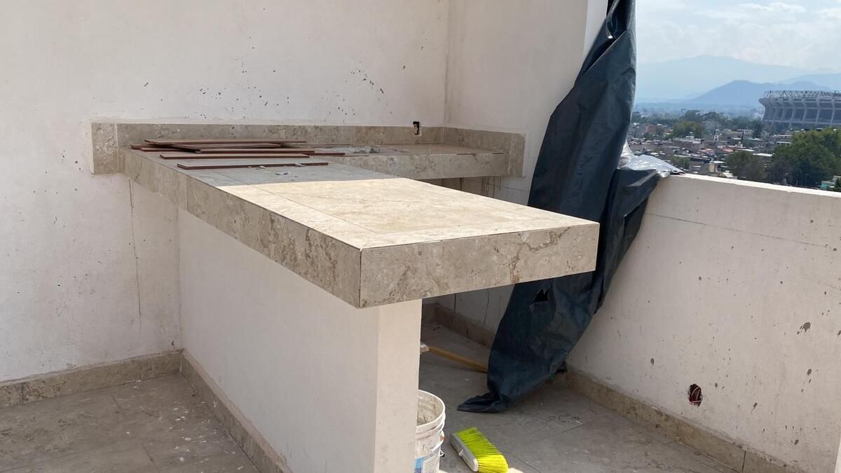 30 of 36: Barra del roof