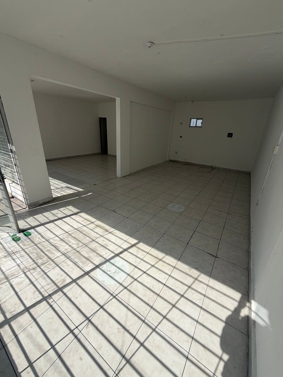 5 of 13: Local doble