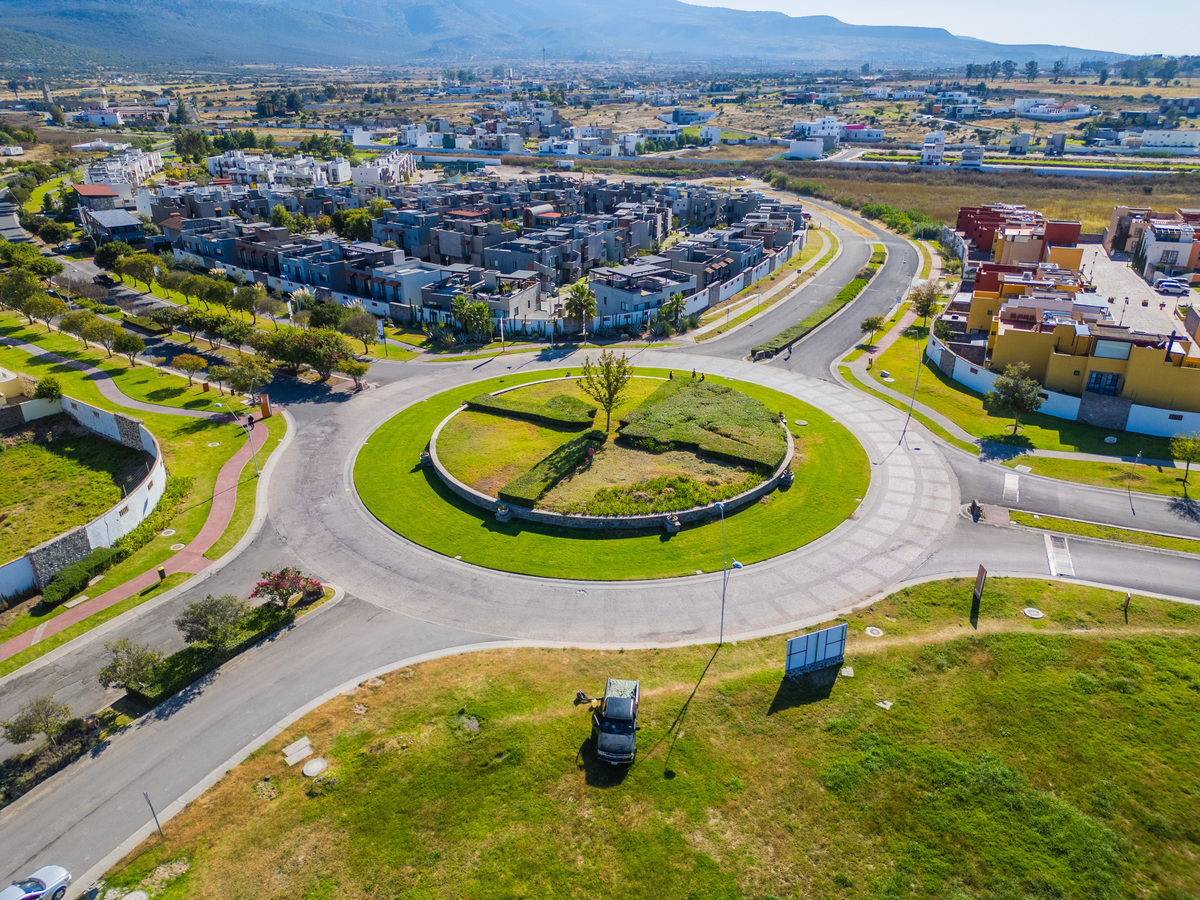 8 of 29: Vista aerea del residencial