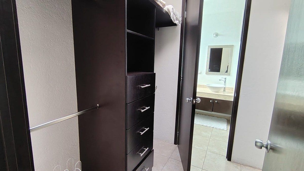 18 de 34: Walk in clóset