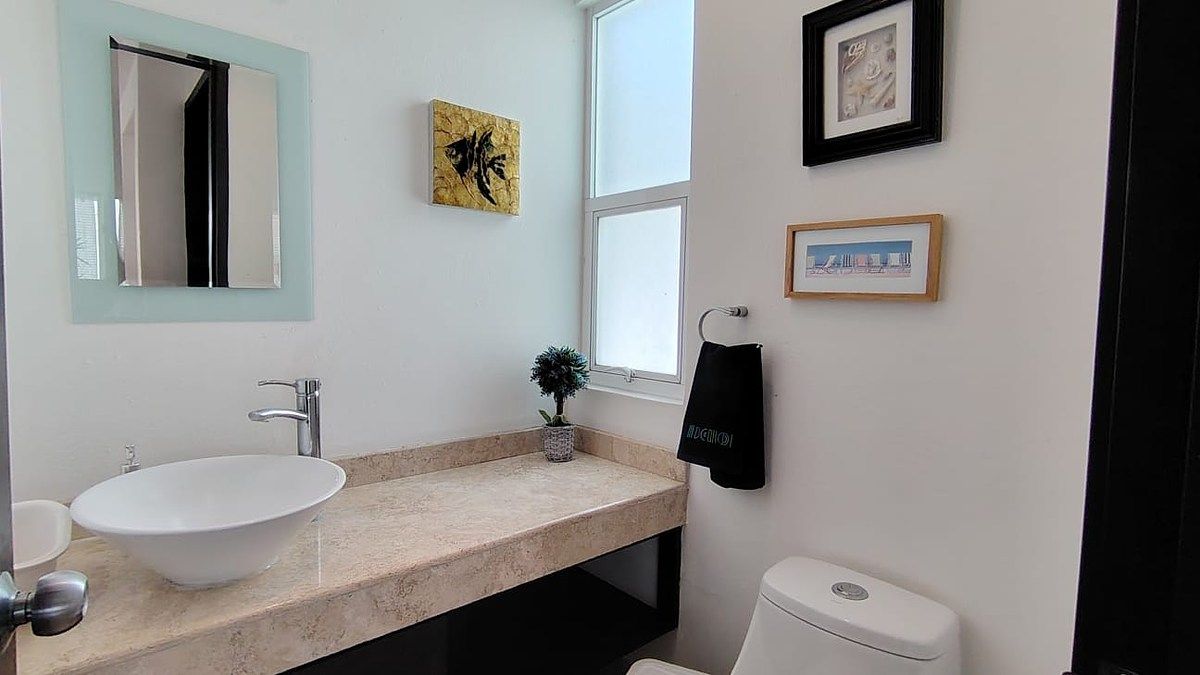 9 de 34: Baño planta baja