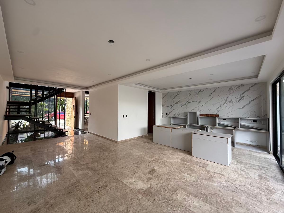 7 of 26: Cocina Equipada