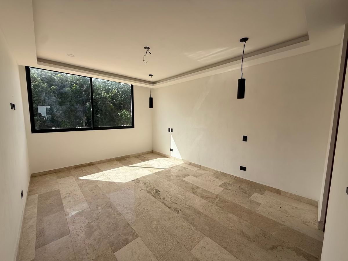 5 of 26: Recamara principal