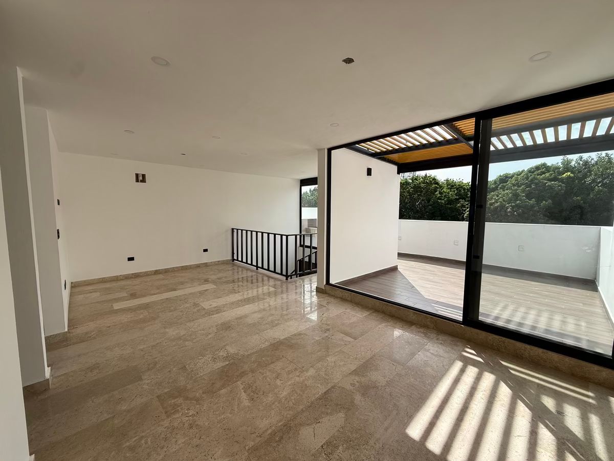 2 of 26: Family Room (opt. a 5ta habitacion)