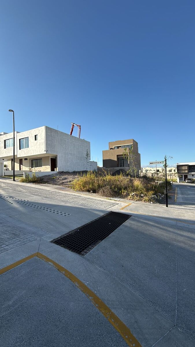 6 of 7: Terreno en Esquina